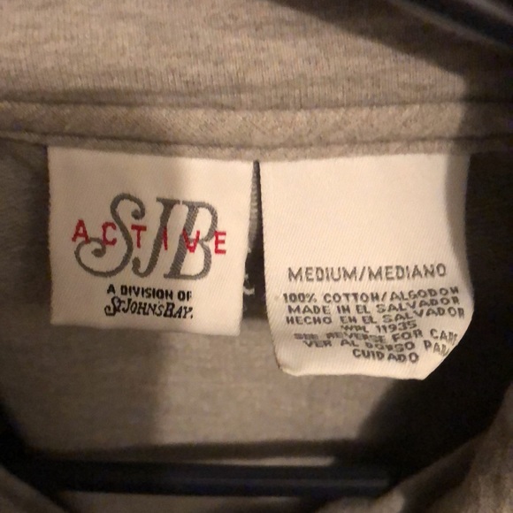 Lightweight jacket - 2 pockets. Zippered front. Gently used but not abused. - Picture 3 of 4